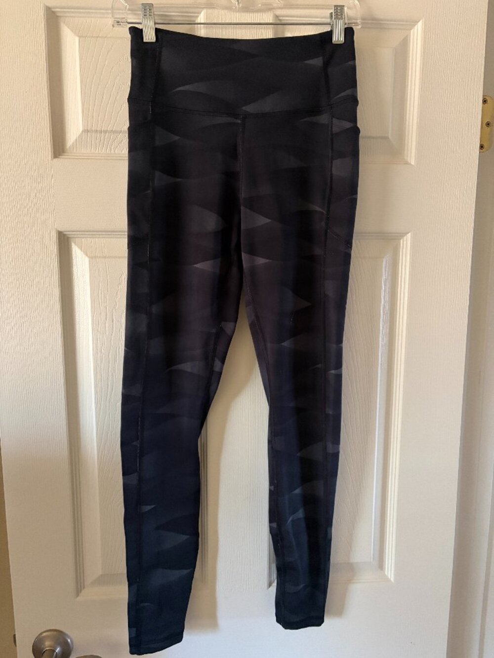 Victoria Secret Essential Pocket Black Gray Wave Leggings Medium/Long